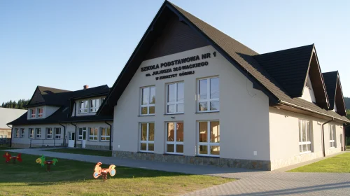 Szkoła Podstawowa Nr 1 im. Juliusza Słowackiego w Zubrzycy Górnej